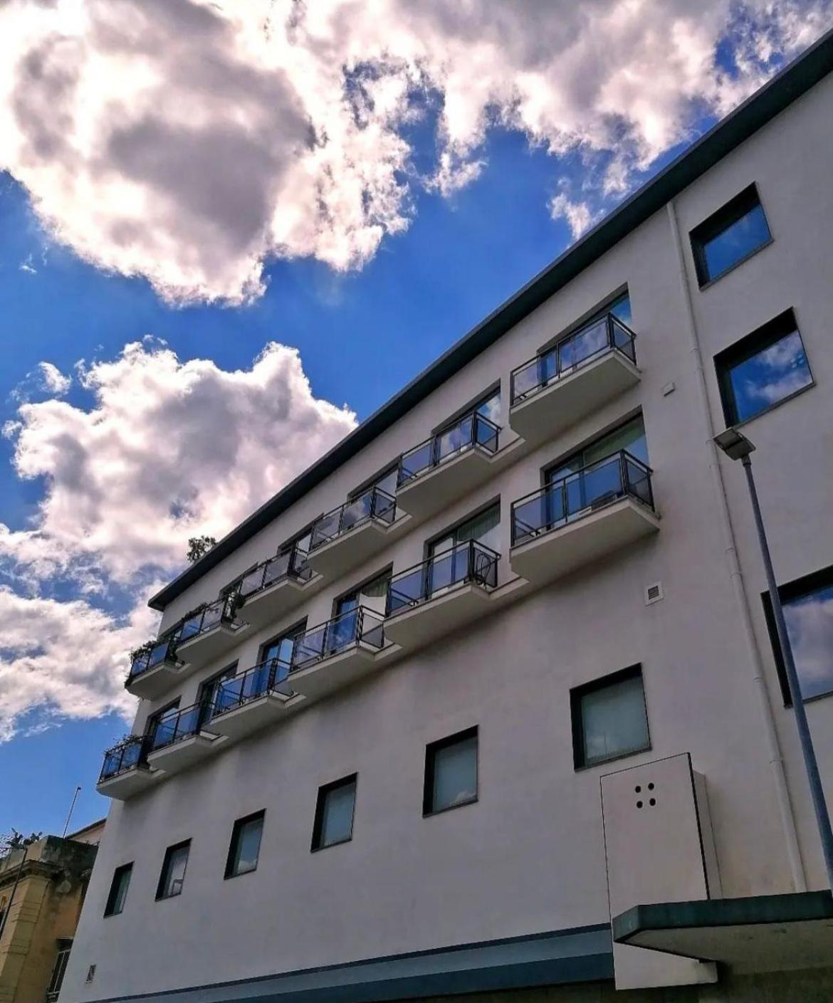 Hotel Cineapollo - Ogni Camera Un Film! Messina Exterior foto